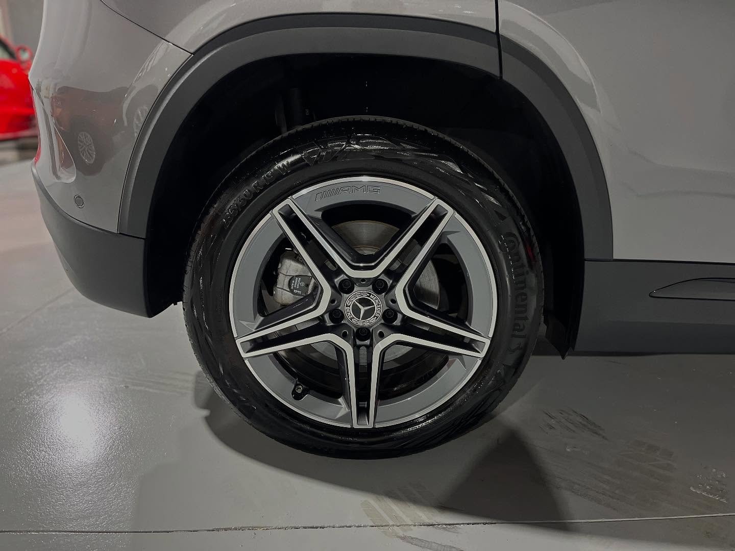 MERCEDES-BENZ GLA 250e AMG