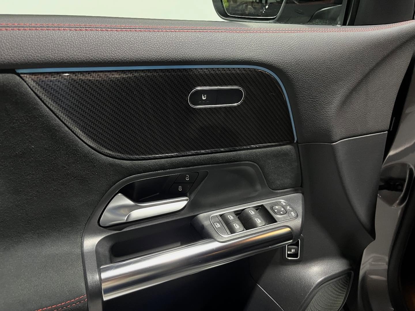 MERCEDES-BENZ GLA 250e AMG