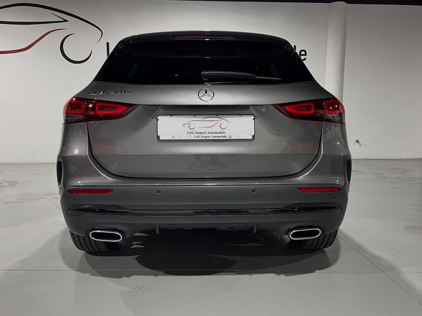 MERCEDES-BENZ GLA 250e AMG