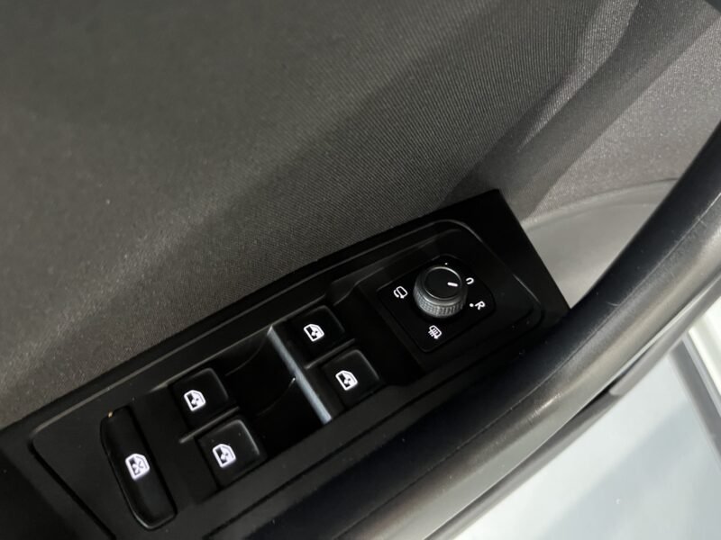 VOLKSWAGEN T-ROC Advance 2.0 TDI