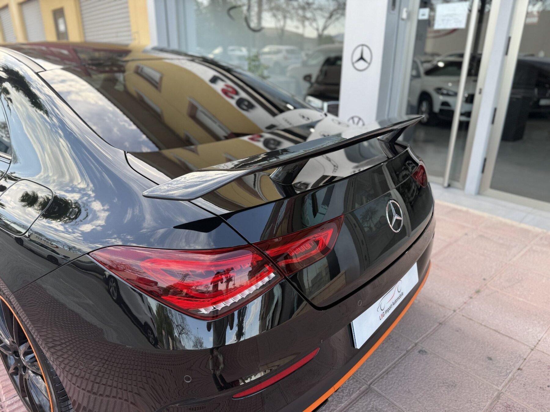 MERCEDES-BENZ CLA Orange Art Edition