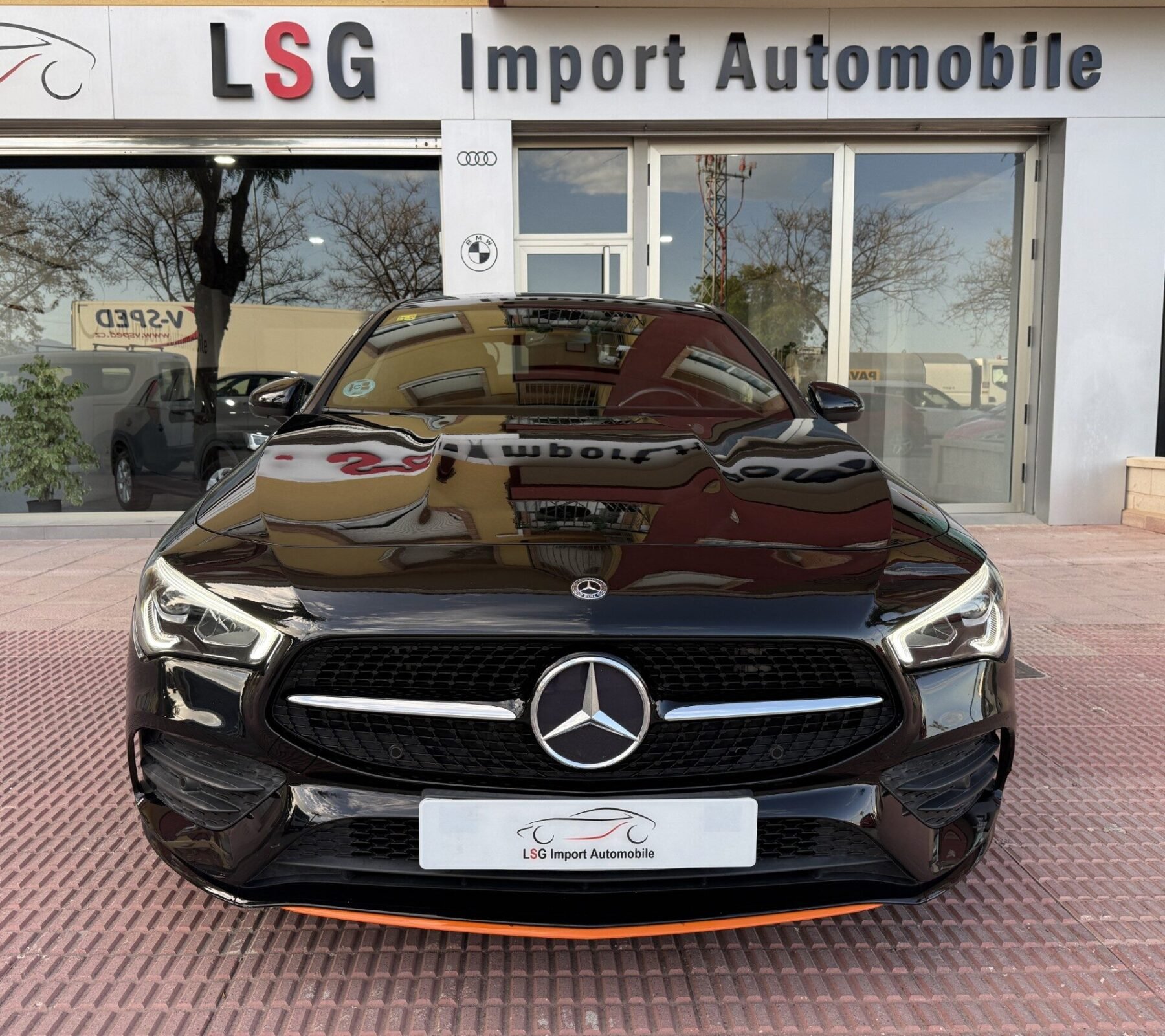 MERCEDES-BENZ CLA Orange Art Edition