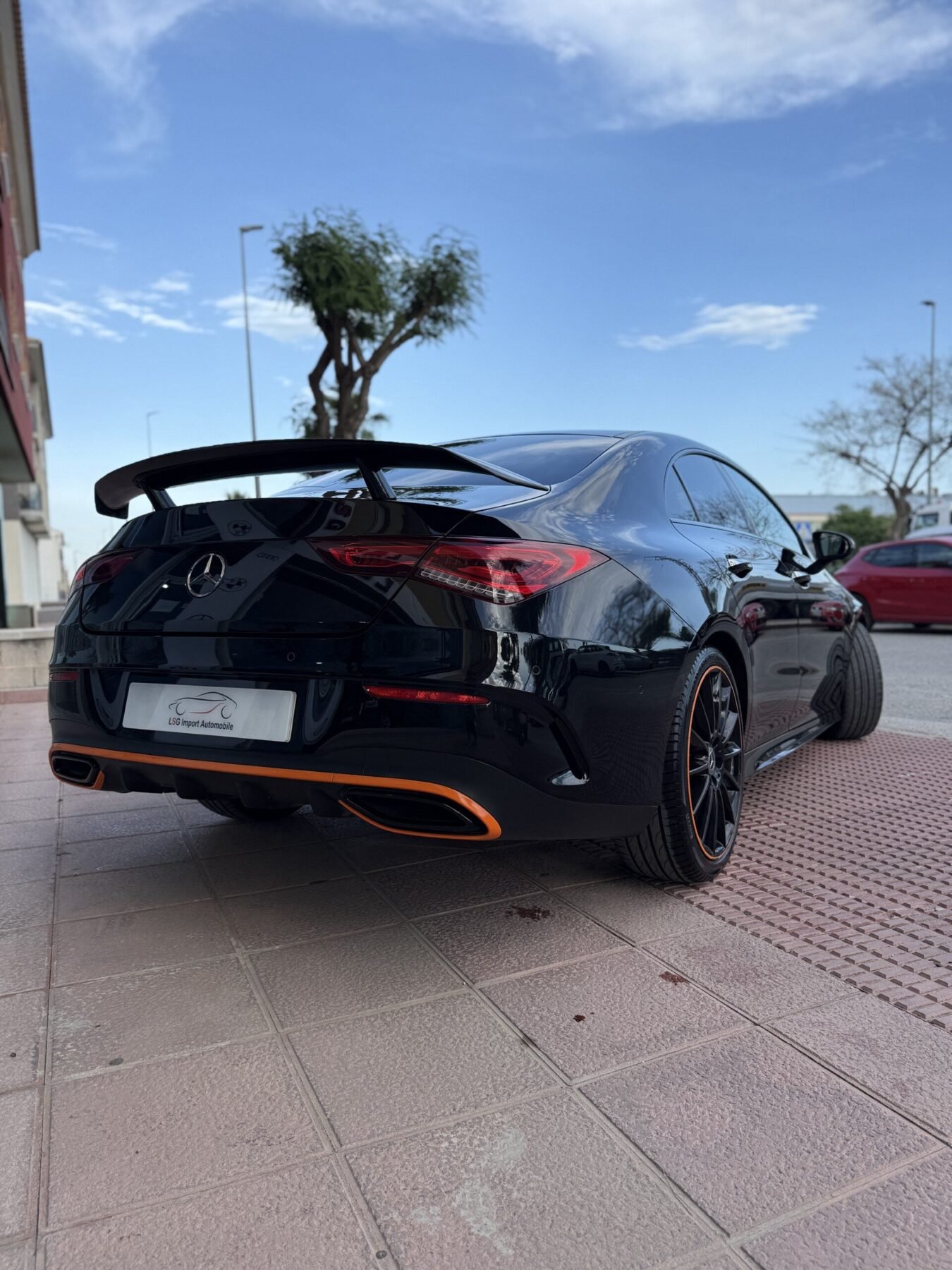 MERCEDES-BENZ CLA Orange Art Edition