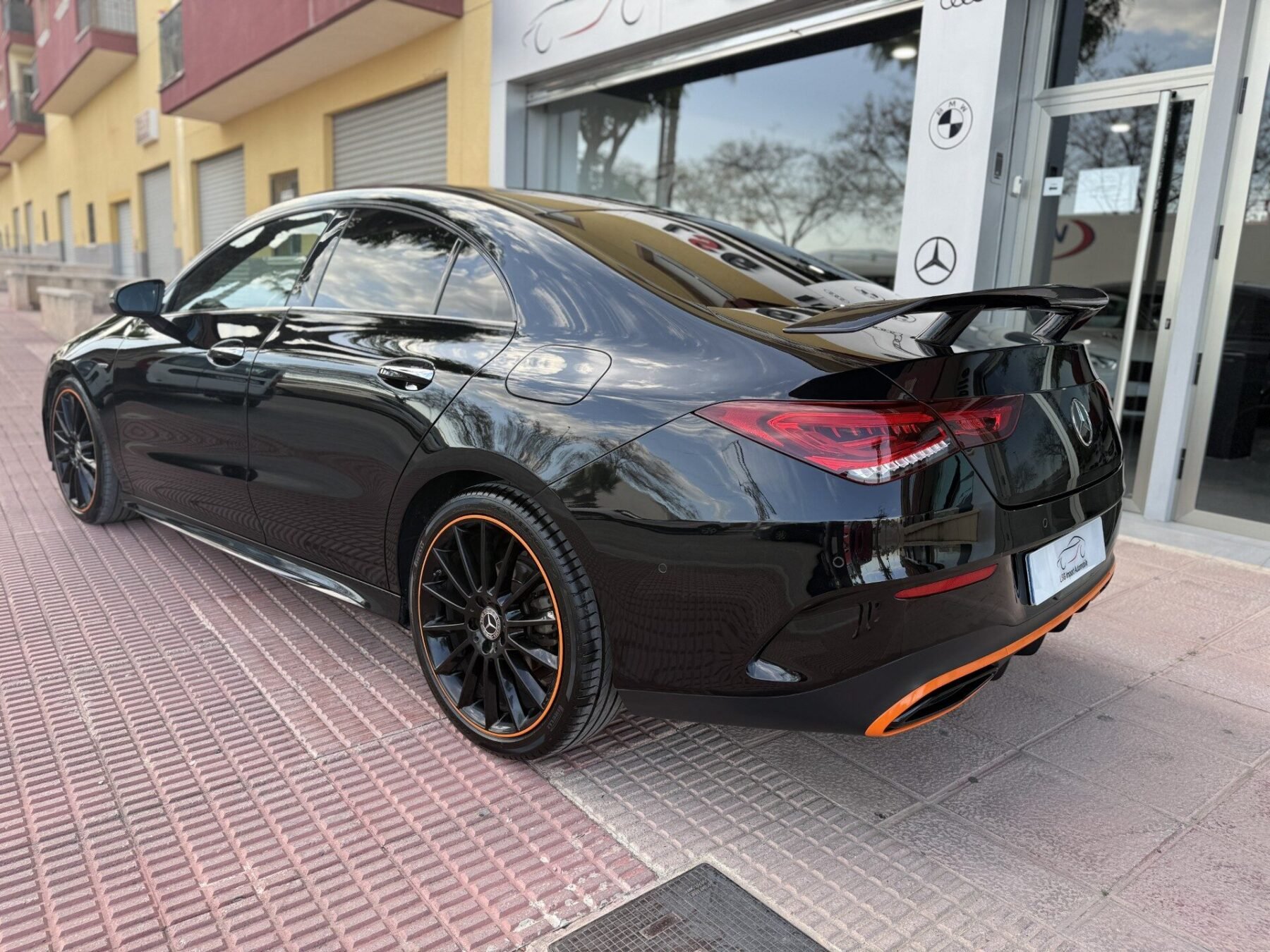 MERCEDES-BENZ CLA Orange Art Edition