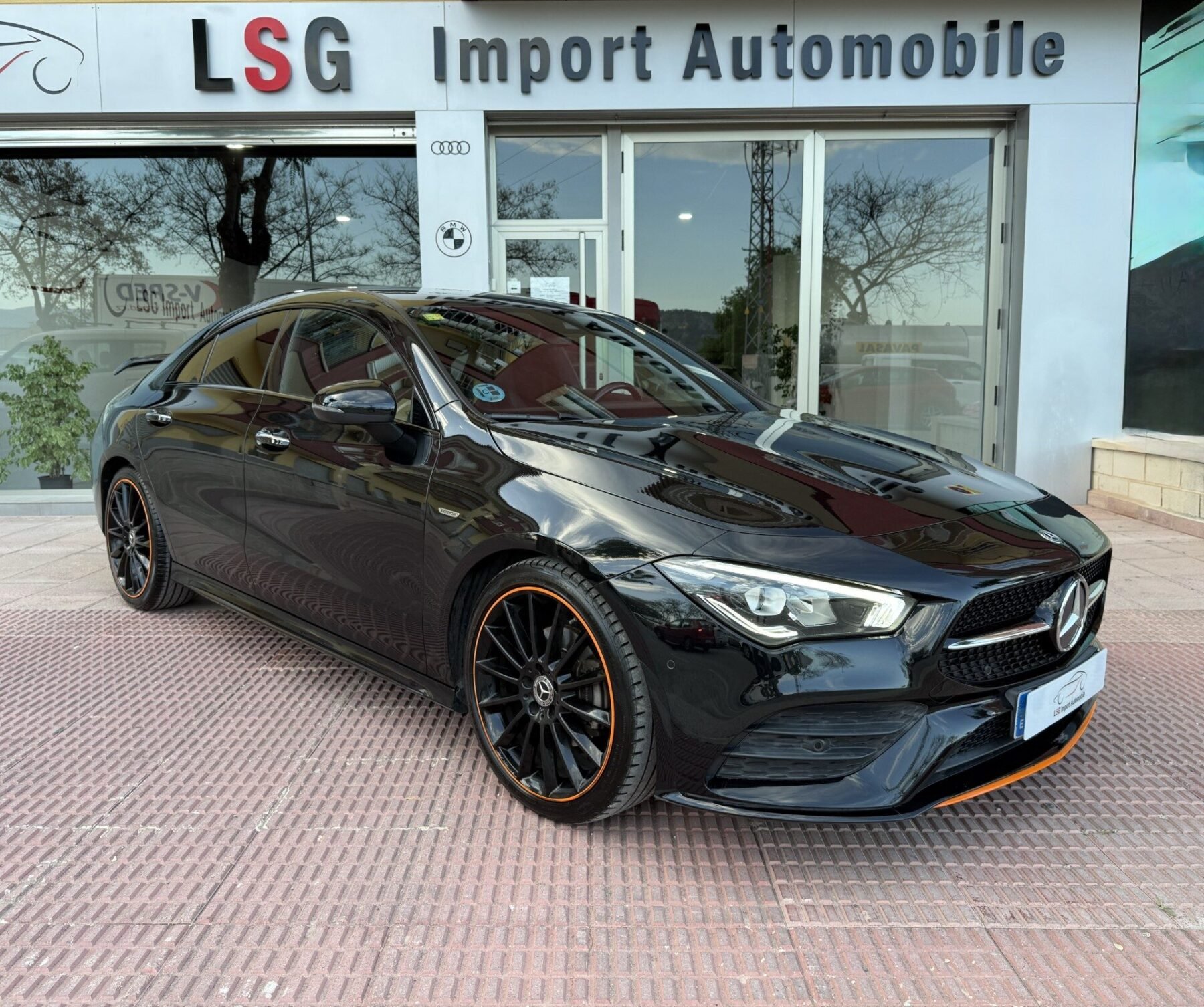 MERCEDES-BENZ CLA Orange Art Edition
