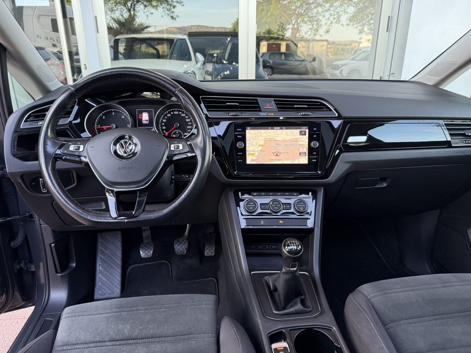 VOLKSWAGEN Touran Advance 2.0 TDI