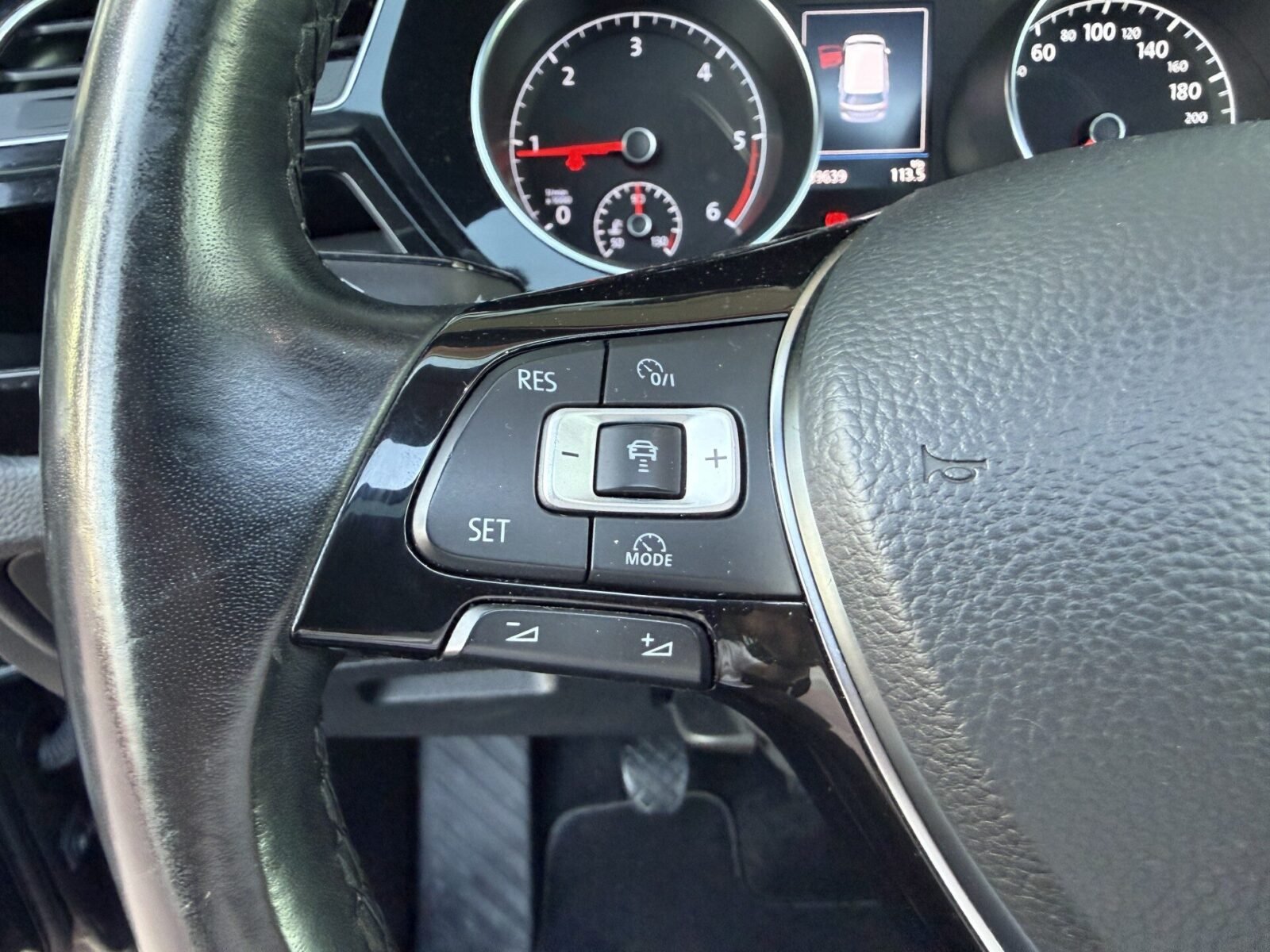 VOLKSWAGEN Touran Advance 2.0 TDI