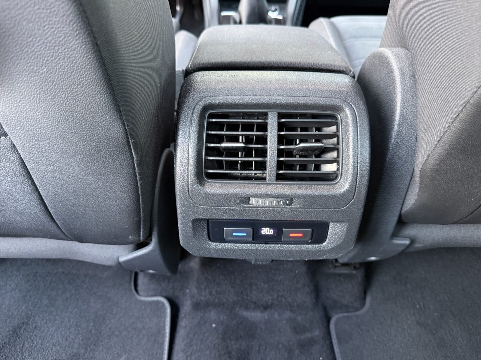 VOLKSWAGEN Touran Advance 2.0 TDI