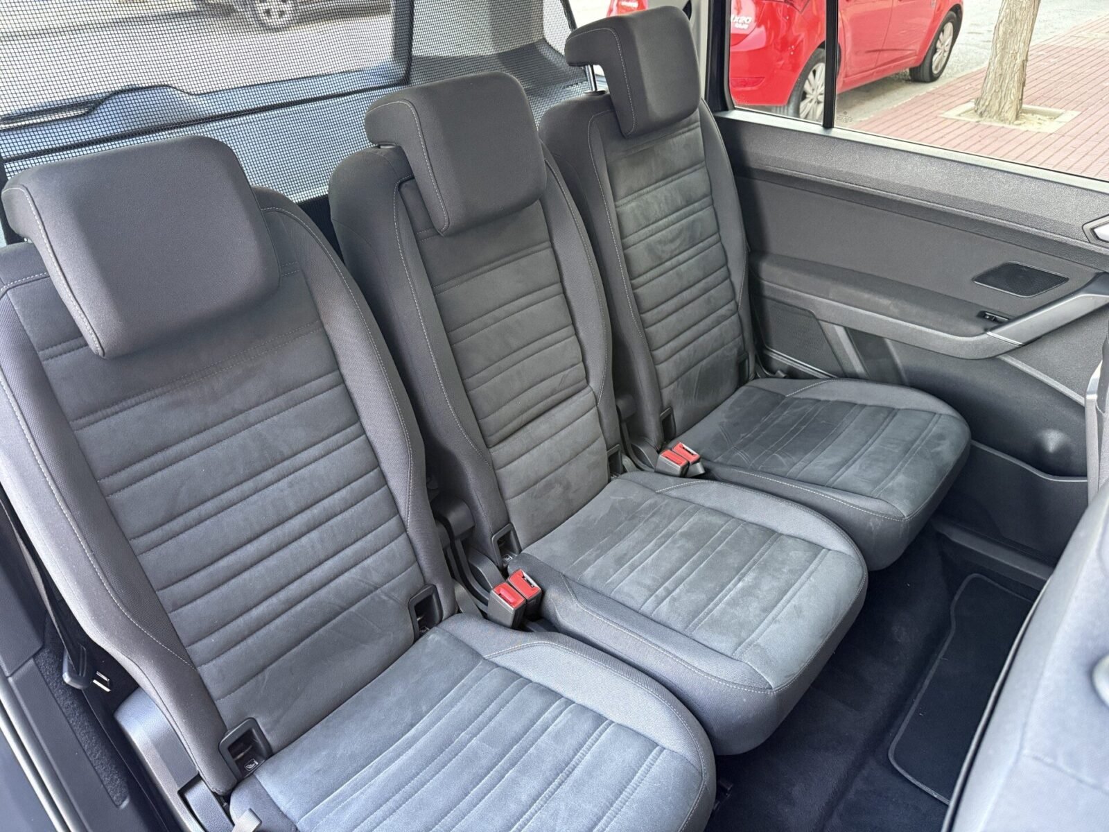 VOLKSWAGEN Touran Advance 2.0 TDI