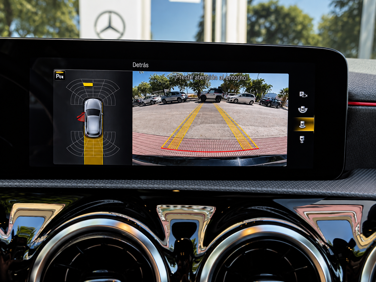 MERCEDES-BENZ A200d AMG