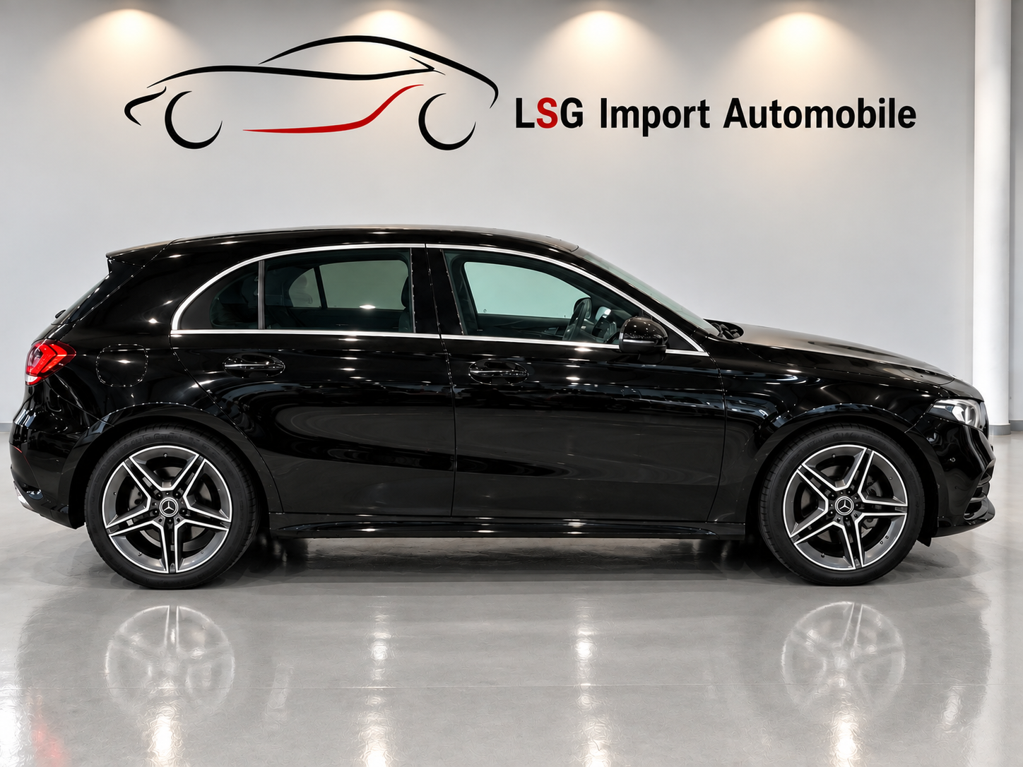 MERCEDES-BENZ A200d AMG