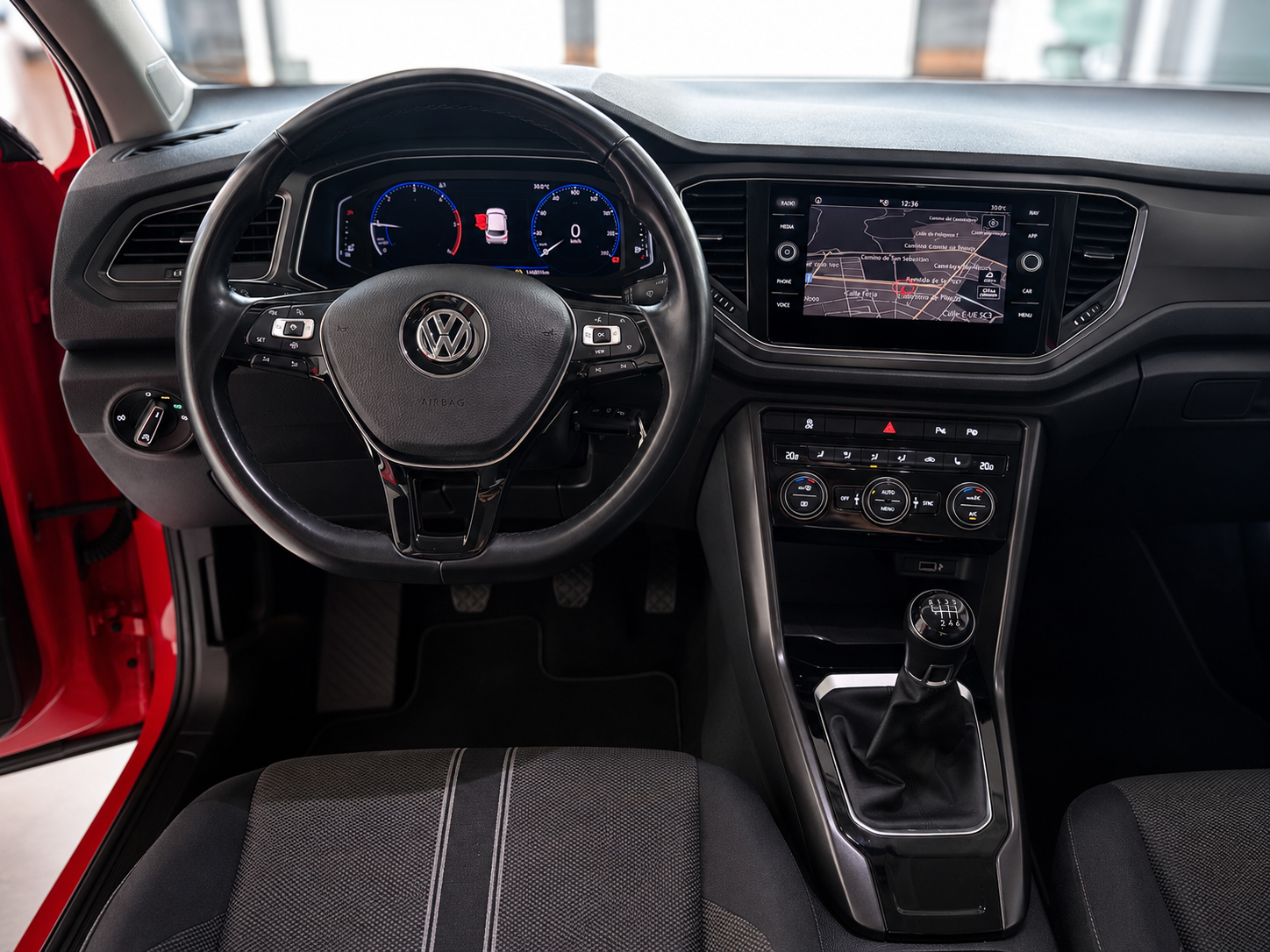VOLKSWAGEN T-ROC Advanced 