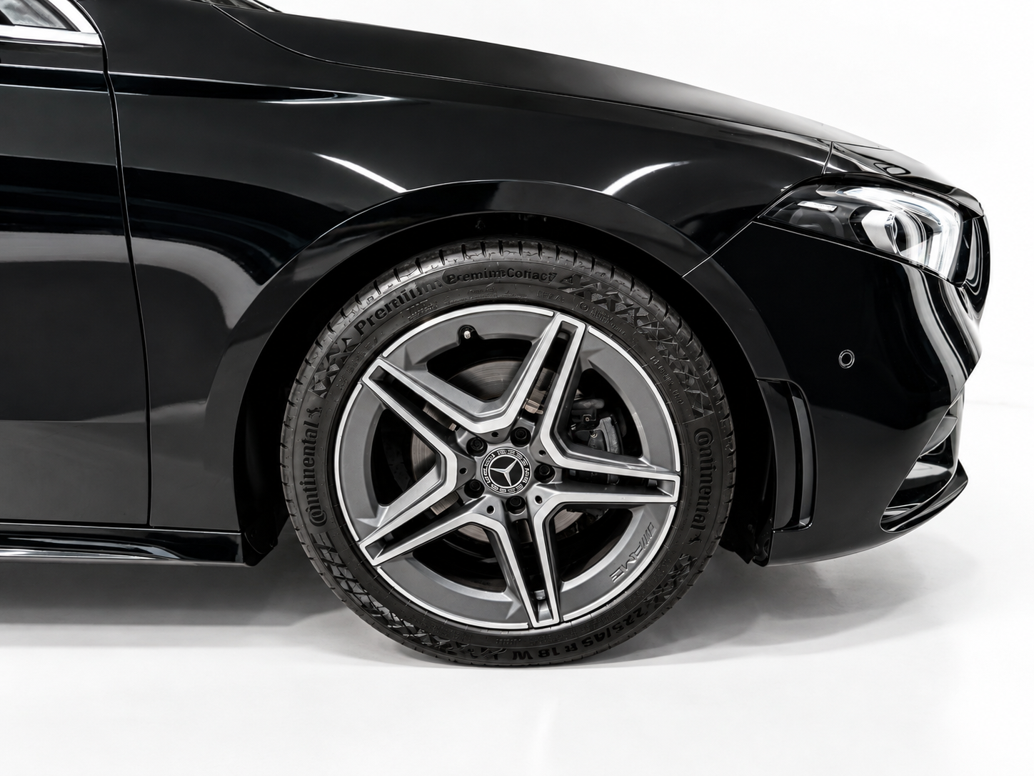 MERCEDES-BENZ A200d AMG
