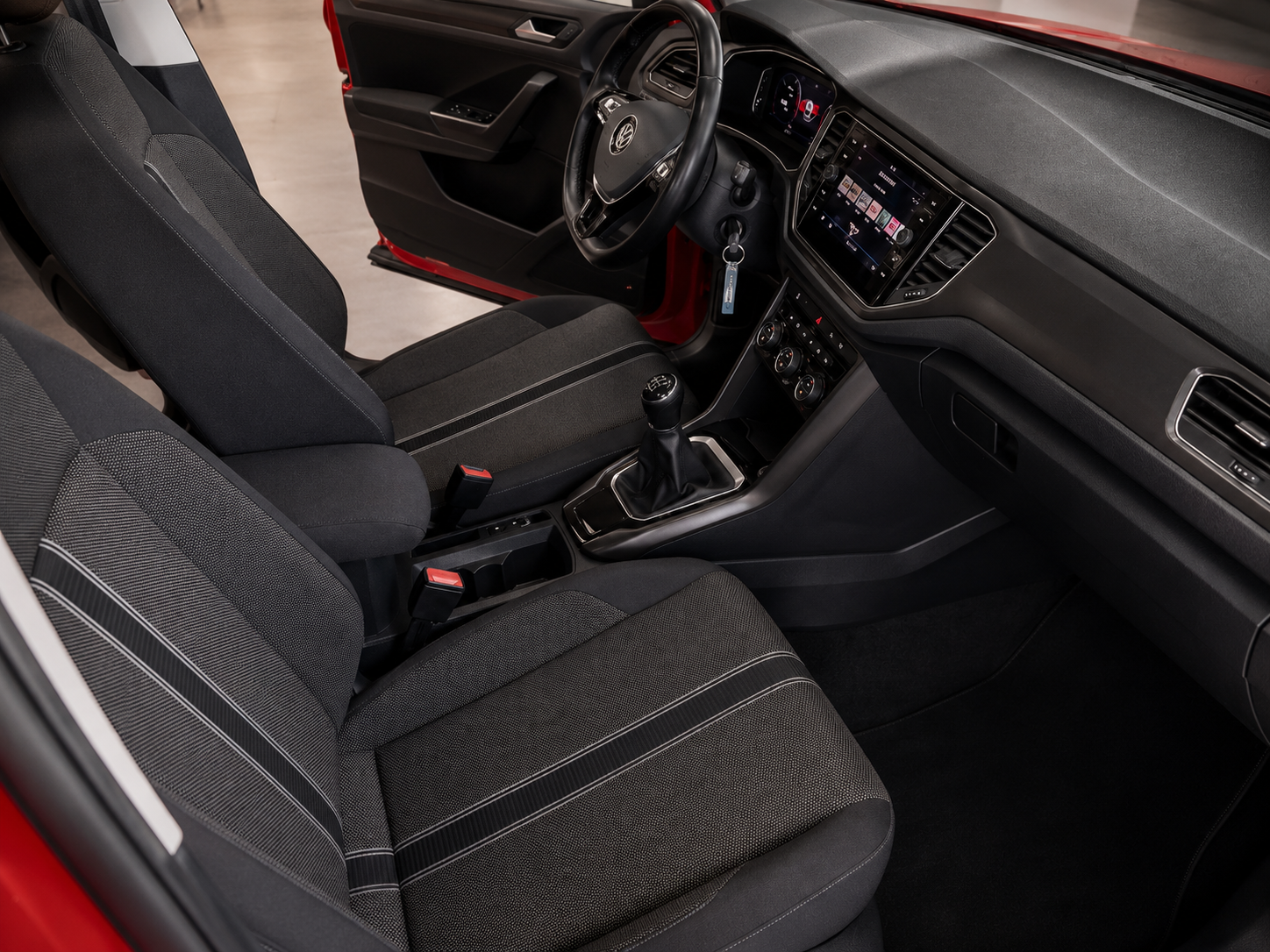 VOLKSWAGEN T-ROC Advanced 