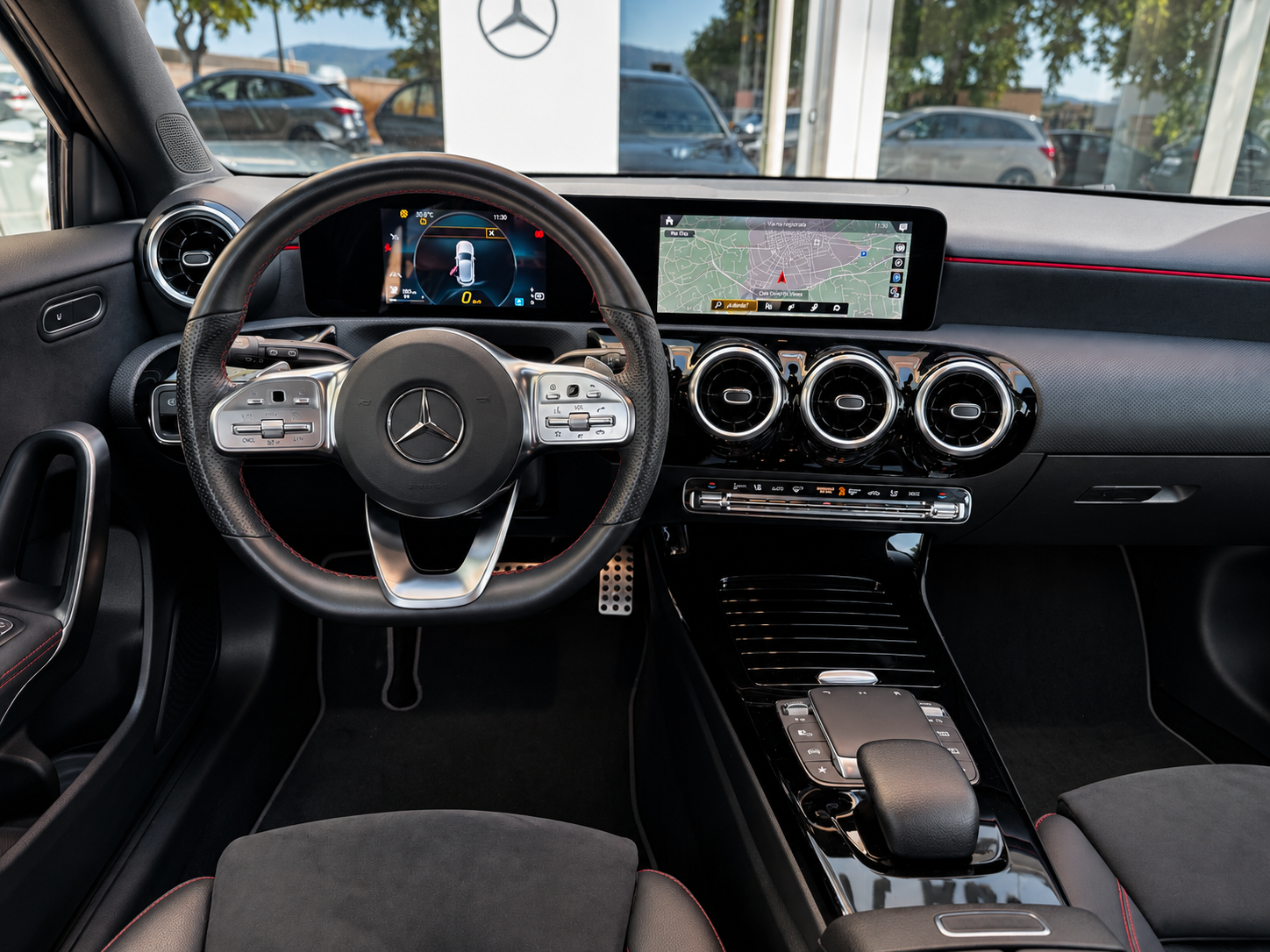 MERCEDES-BENZ A200d AMG
