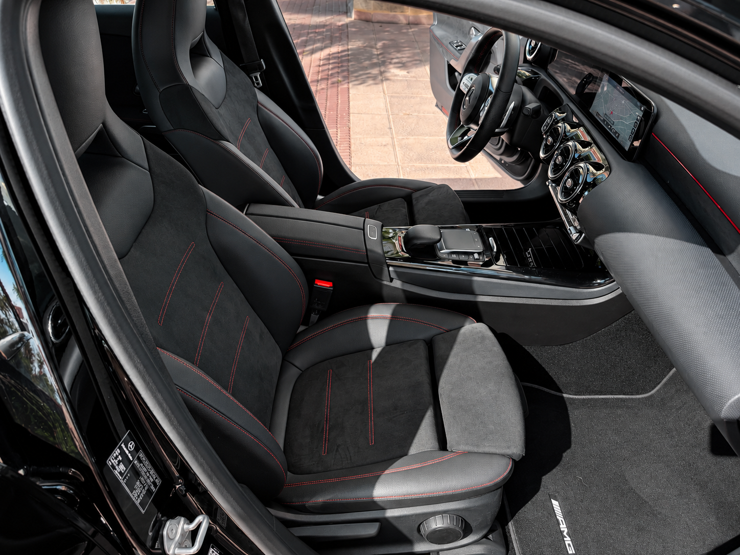 MERCEDES-BENZ A200d AMG